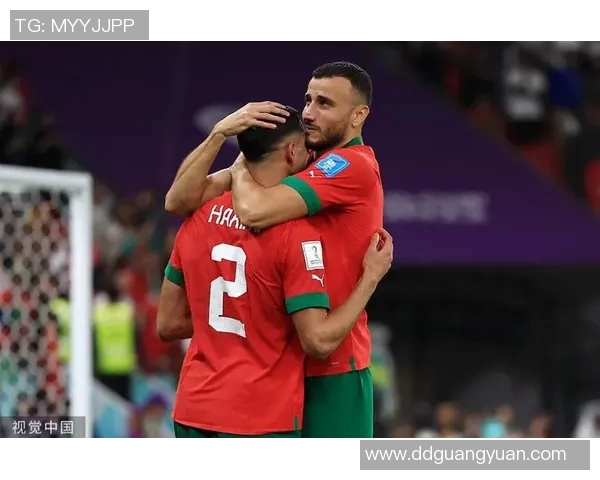 足球明星温情瞬间高清拥抱视频展现友谊与团结的力量